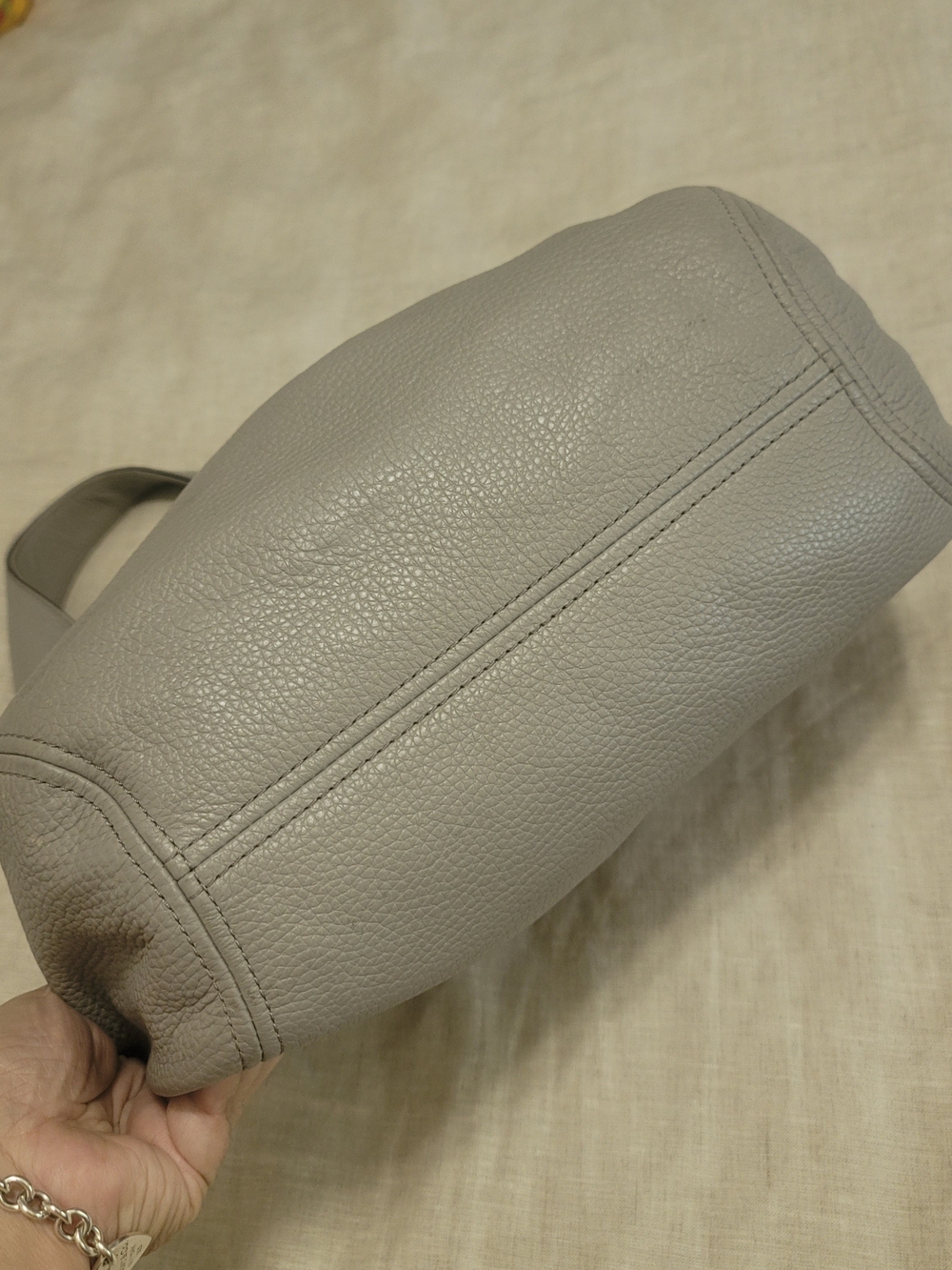 Michael Kors Pebbled Leather Hobo Bag in Light Gray with Silver MK Charm - Picture 5 of 9